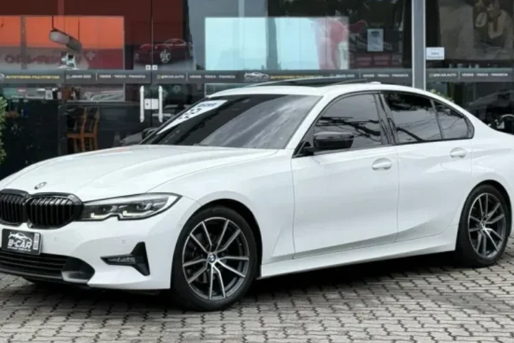 320i (4)