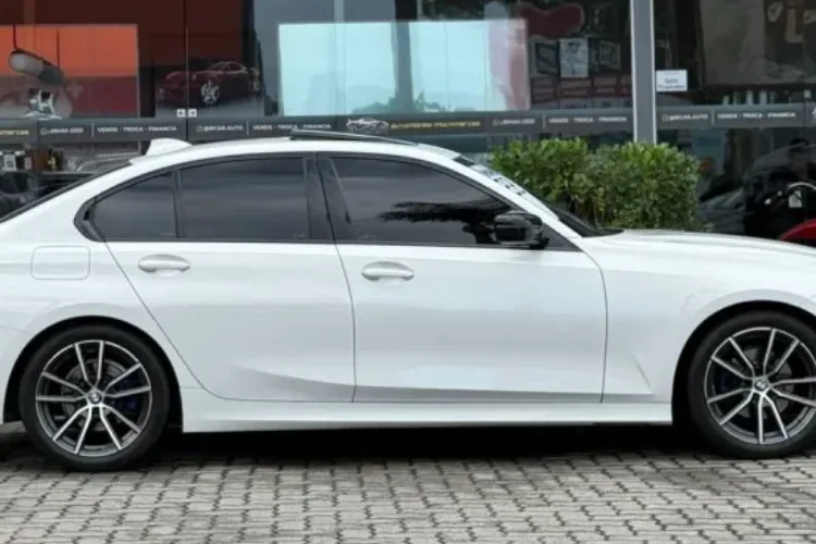 320i (5)